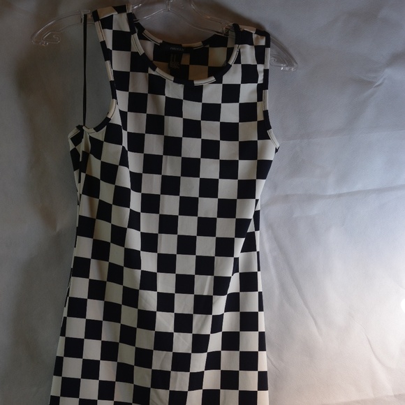 Black & White Checkered Shift Dress SZ M Forever 21 - Picture 3 of 8